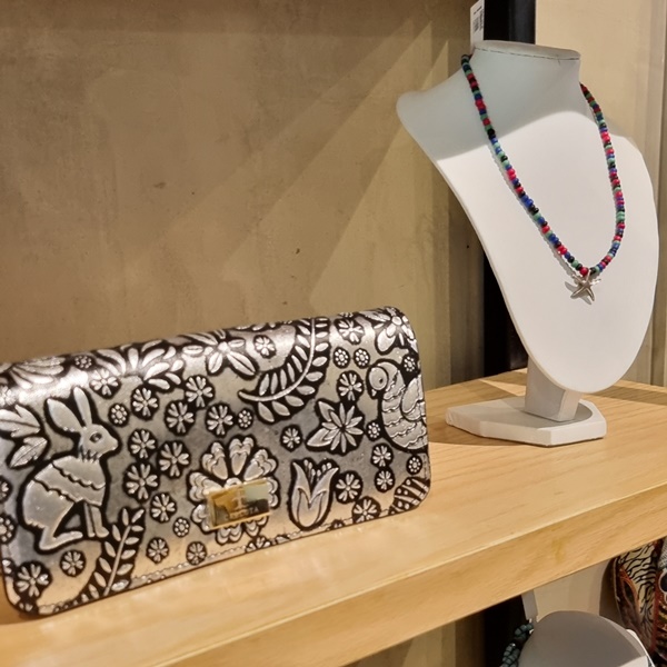 Ropa y accesorios de diseñadores y marcas mexicanas en Fundamentally