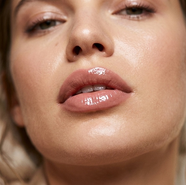 El gloss se puede usar sobre otros productos