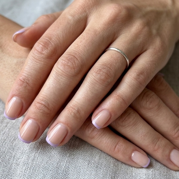 Manicura francesa con tendencia  lavender Milk Nails